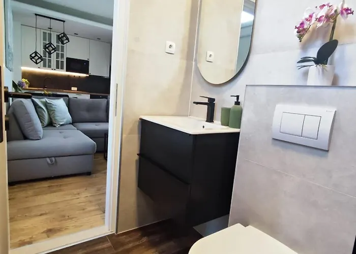 Fortytwo Apartment *