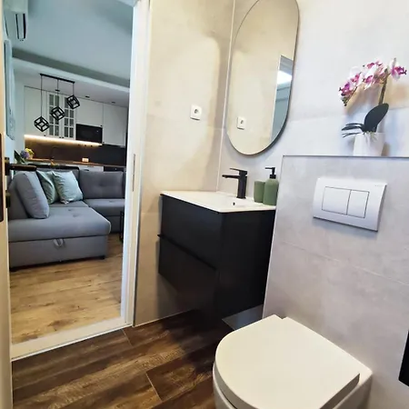 Fortytwo Apartment *